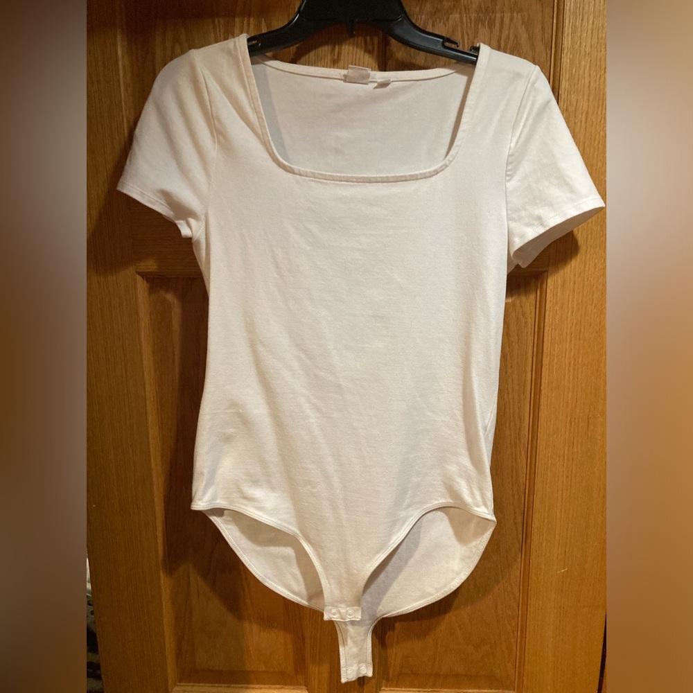 Gap short sleeve body suit.